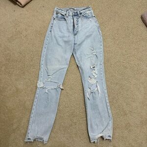 Abercrombie high rise 90’s straight jean in curve love